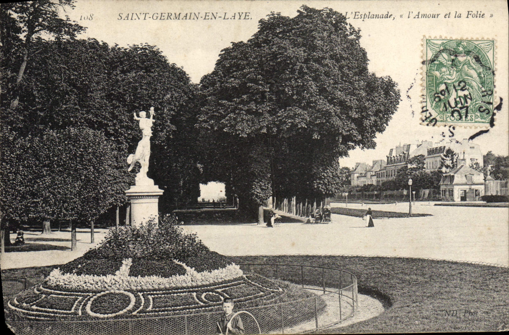 CPA Saint Germain En Laye L'esplanade L'Amour et la folie 