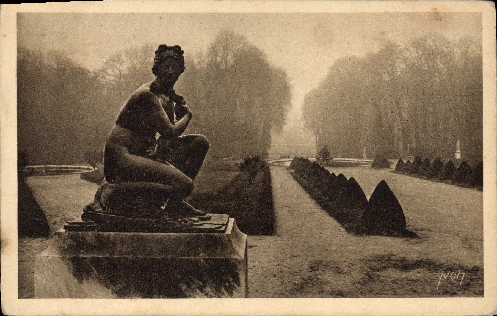 VINTAGE POSTCARD Picturesque Versailles the Come modest one from Coysevox