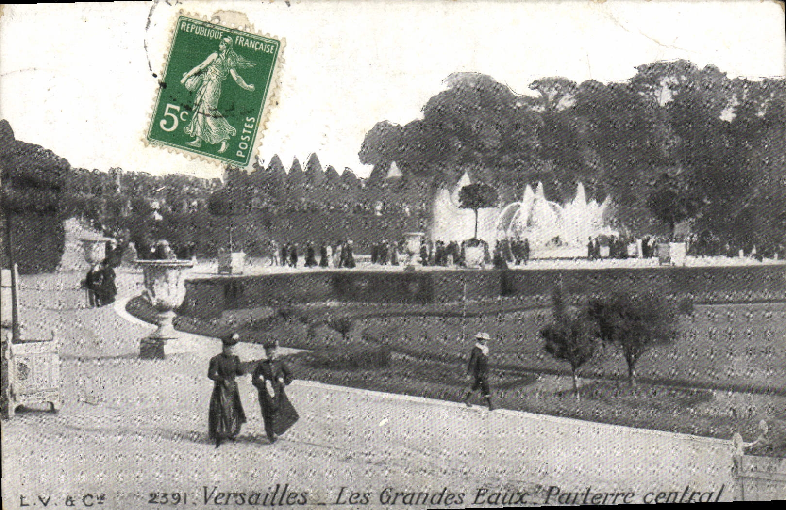 VINTAGE POSTCARD Versailles Large Water central Floor