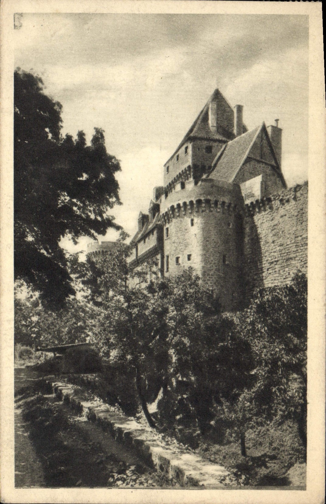 VINTAGE POSTCARD Castle of Castelnau Bretenoux Foundation Jean Monlierat Entered