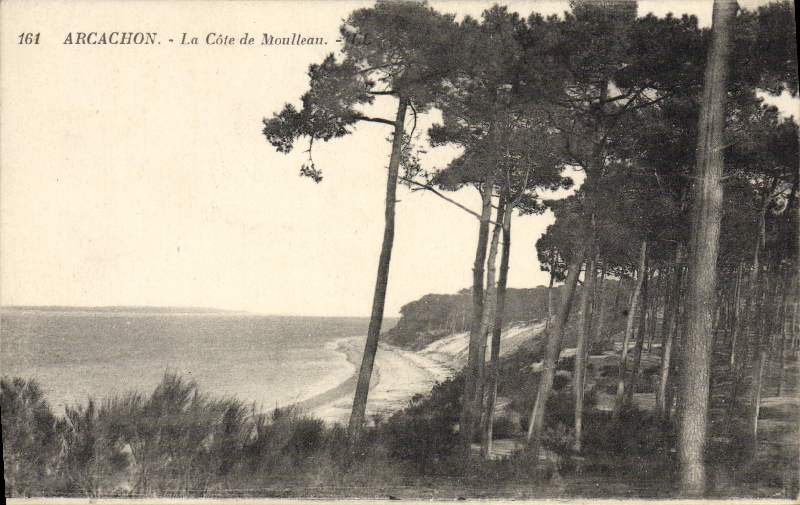 VINTAGE POSTCARD Arcachon the Dimension of Moulleau