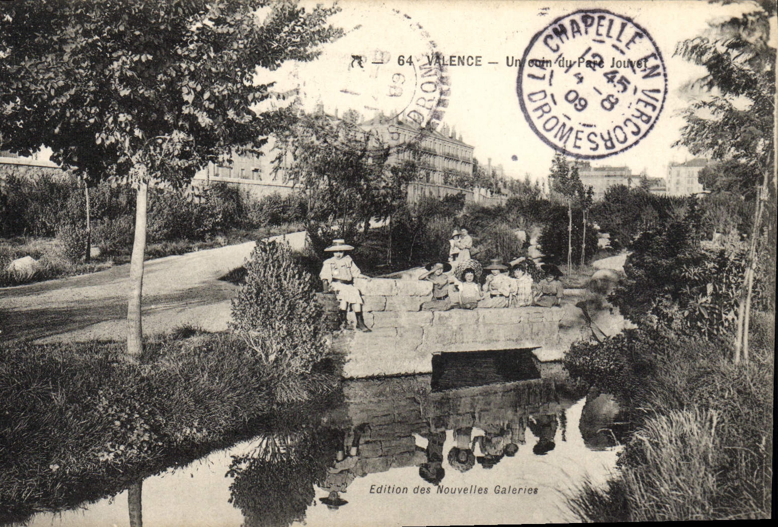 Valencia de la POSTAL de la VENDIMIA una esquina de los niños de Jouvet del parque
