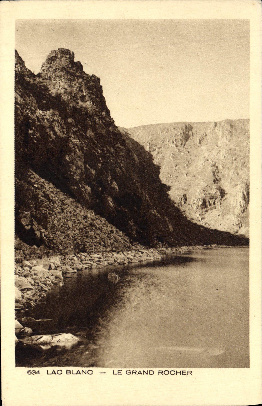 VINTAGE POSTCARD White Lake the Large Rock