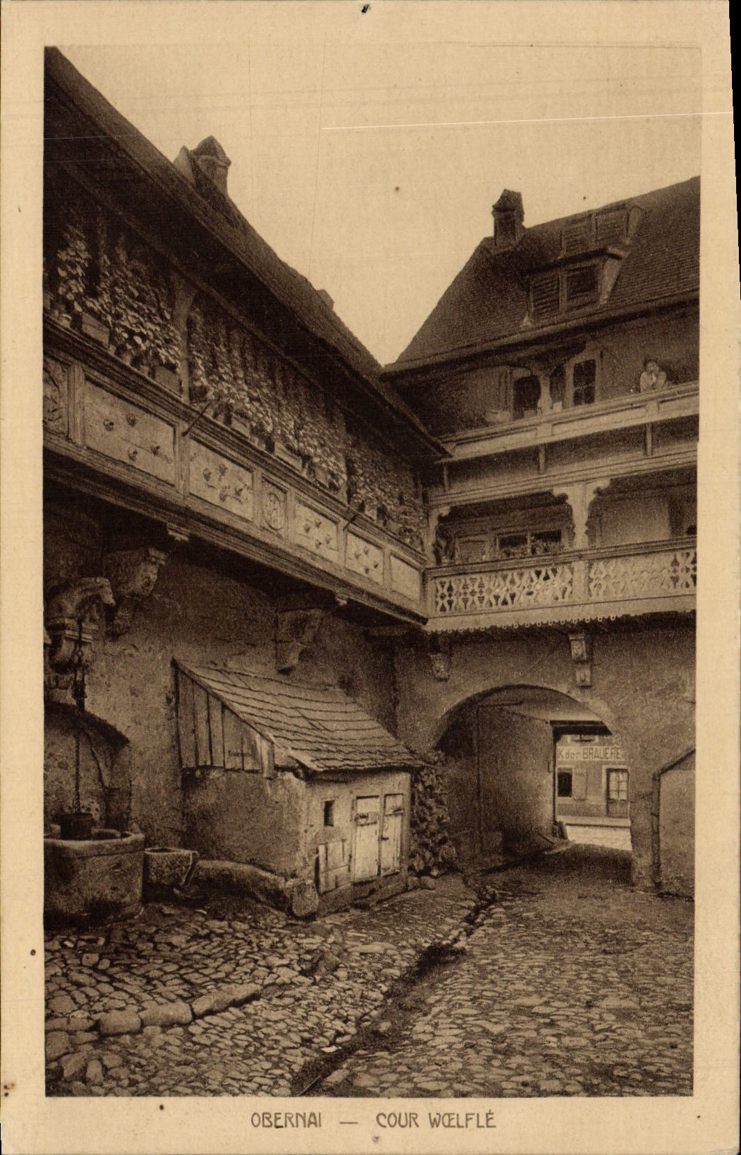 VINTAGE POSTCARD Obernai Woelfle Court