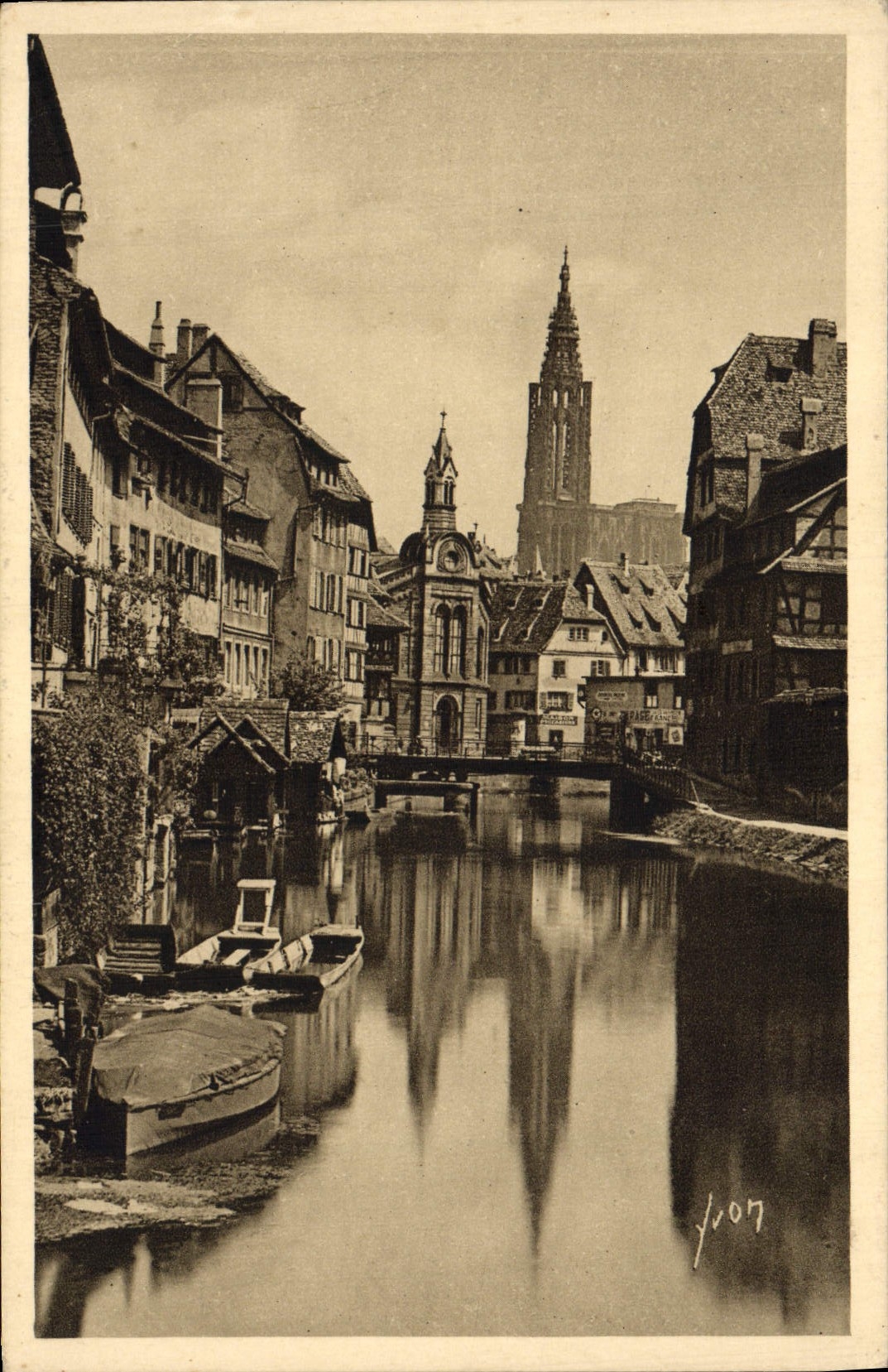 POSTAL Estrasburgo de la VENDIMIA una esquina pintoresca de la niñez temprana en el contenido la catedral