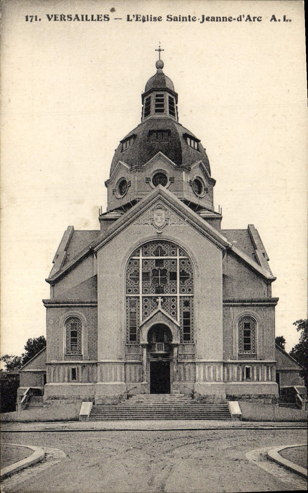 CPA Versailles L'Eglise Sainte Jeanne d'Arc