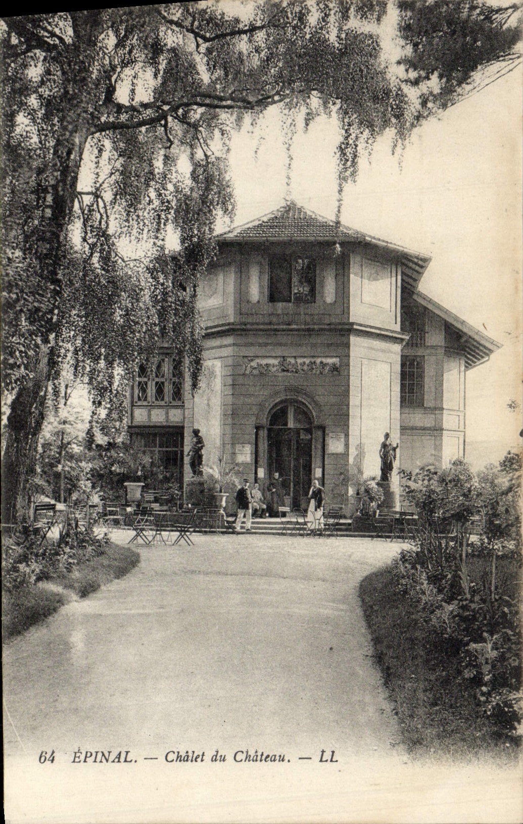 VINTAGE POSTCARD Epinal Country cottage of the Castle