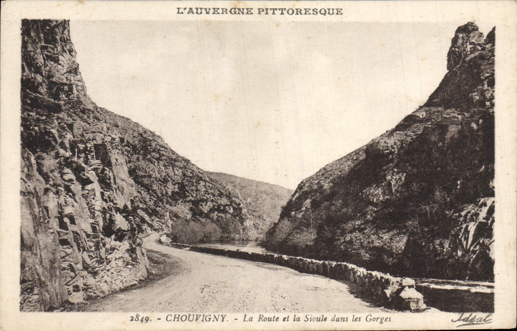 CPA Chouvigny La Route et la Sioule dans les Gorges