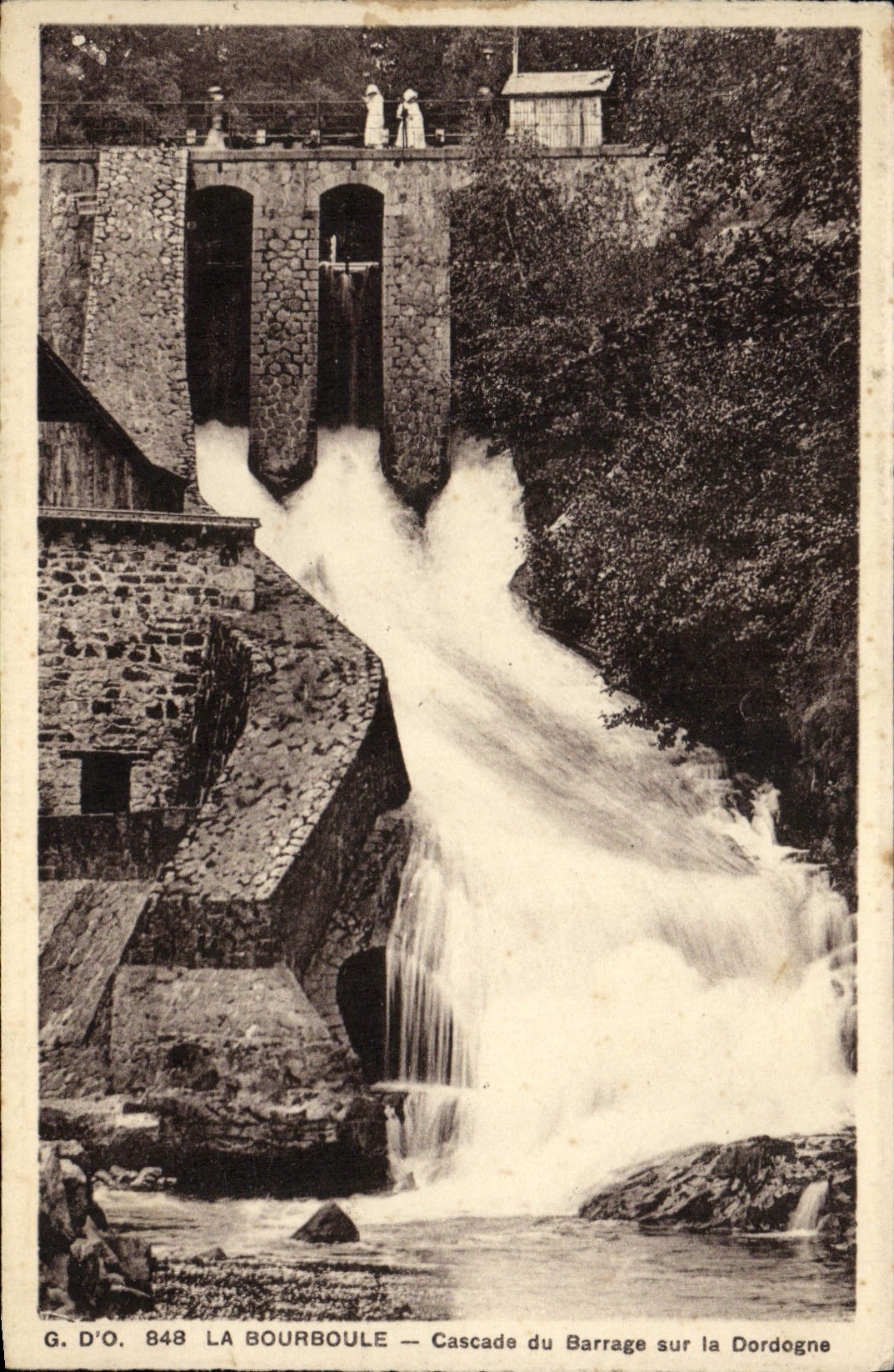 VINTAGE POSTCARD Bourboule Cascades of the Stopping on the Dordogne