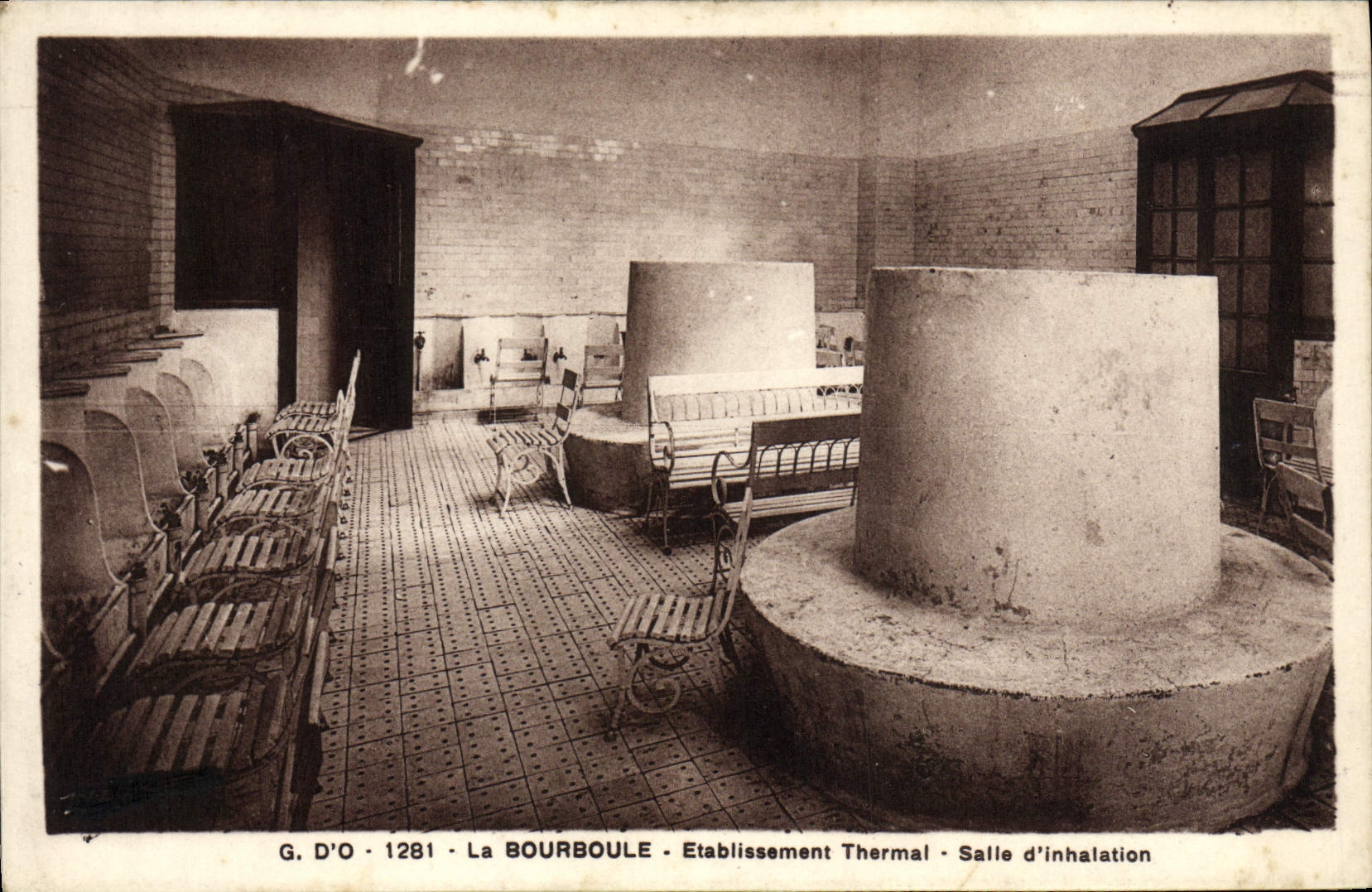 VINTAGE POSTCARD Bourboule Hydropathic establishment Room of inhalation