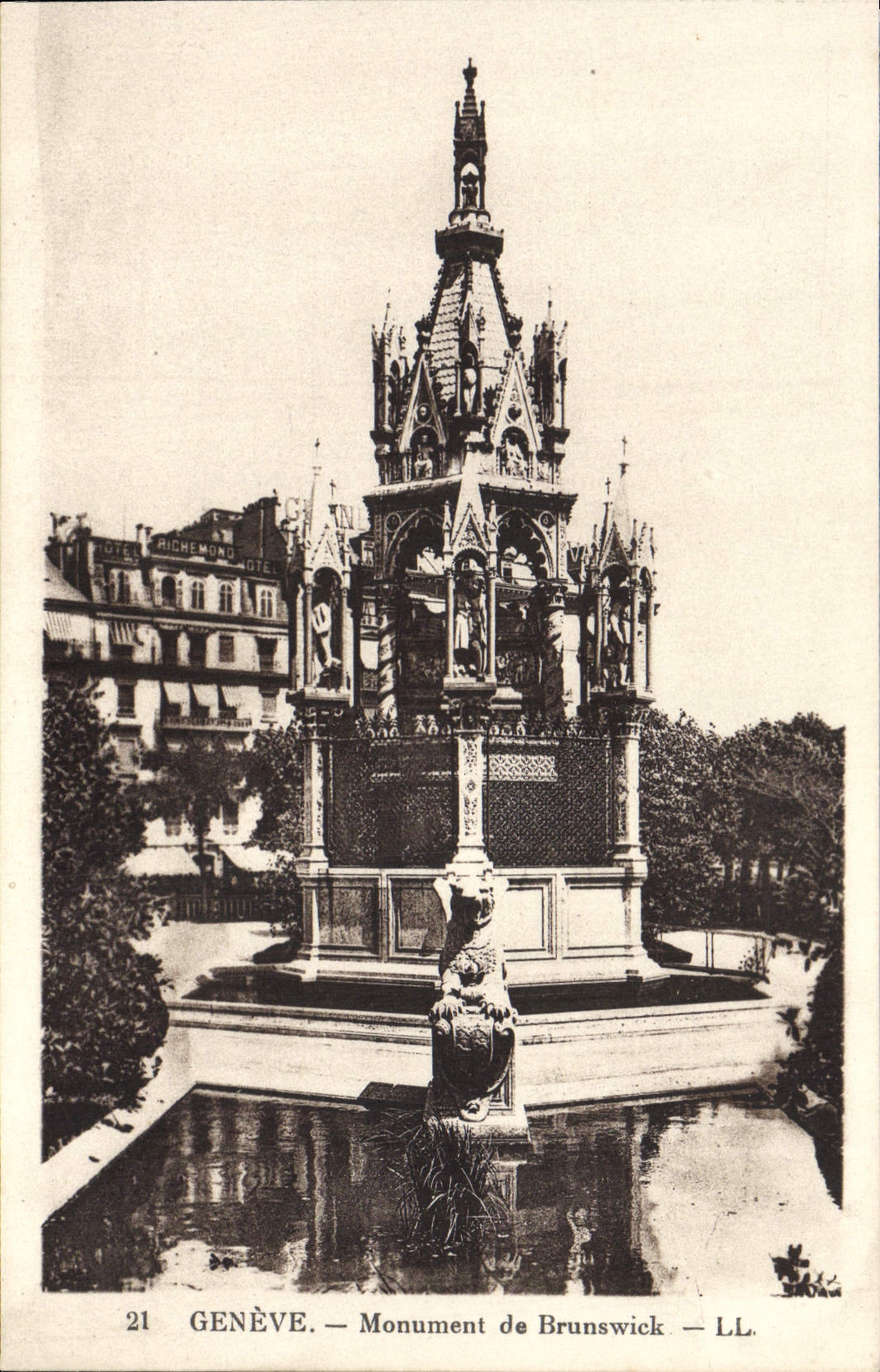 VINTAGE POSTCARD Geneva Monument of Brunswick
