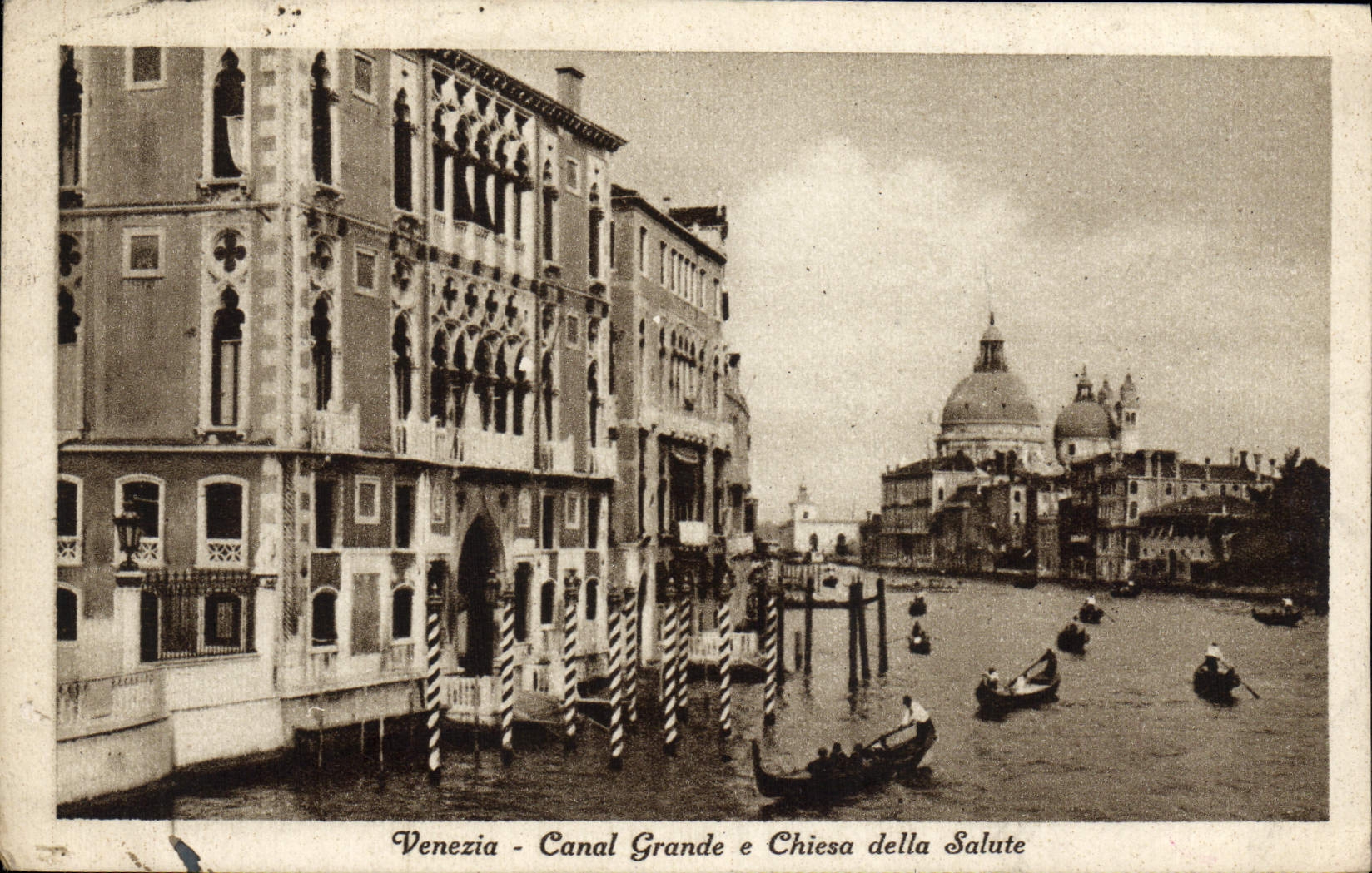 VINTAGE POSTCARD Venezia Canal Large E Chiesa della Salute