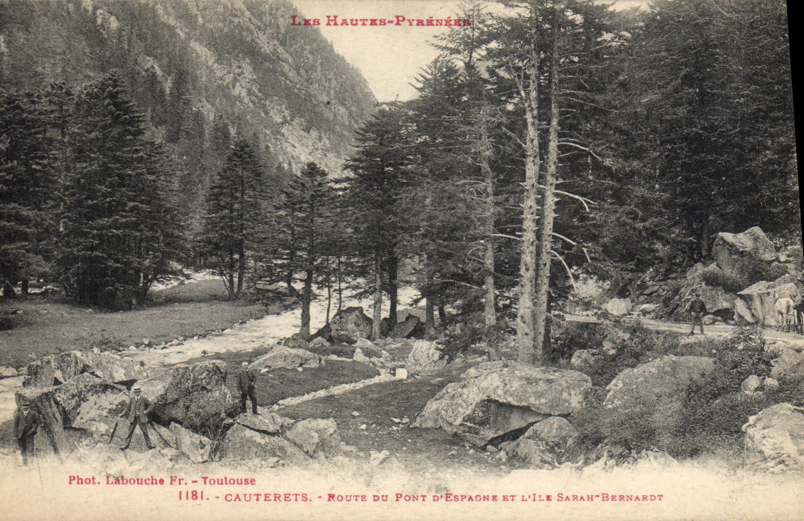 CPA Cauterets Route du pont d'Espagne et l'ile Sarah Bernhardt