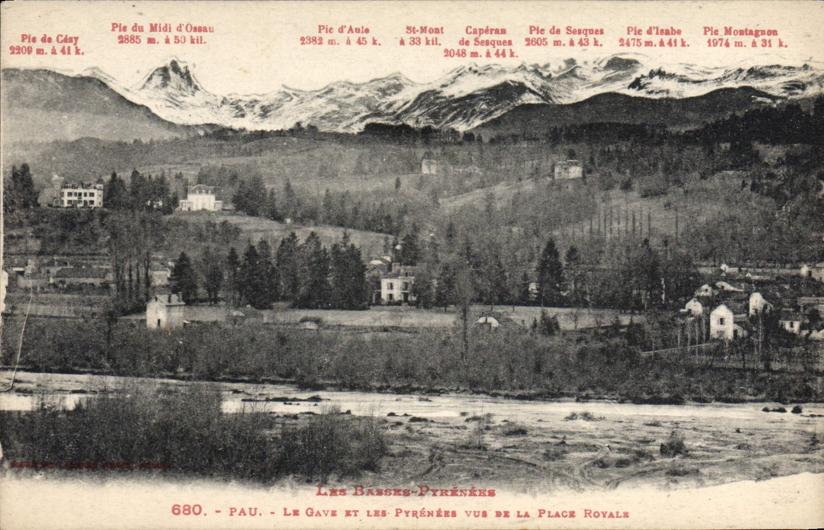 CPA Pau Le Gave et les Pyrenees vus de la place Royale