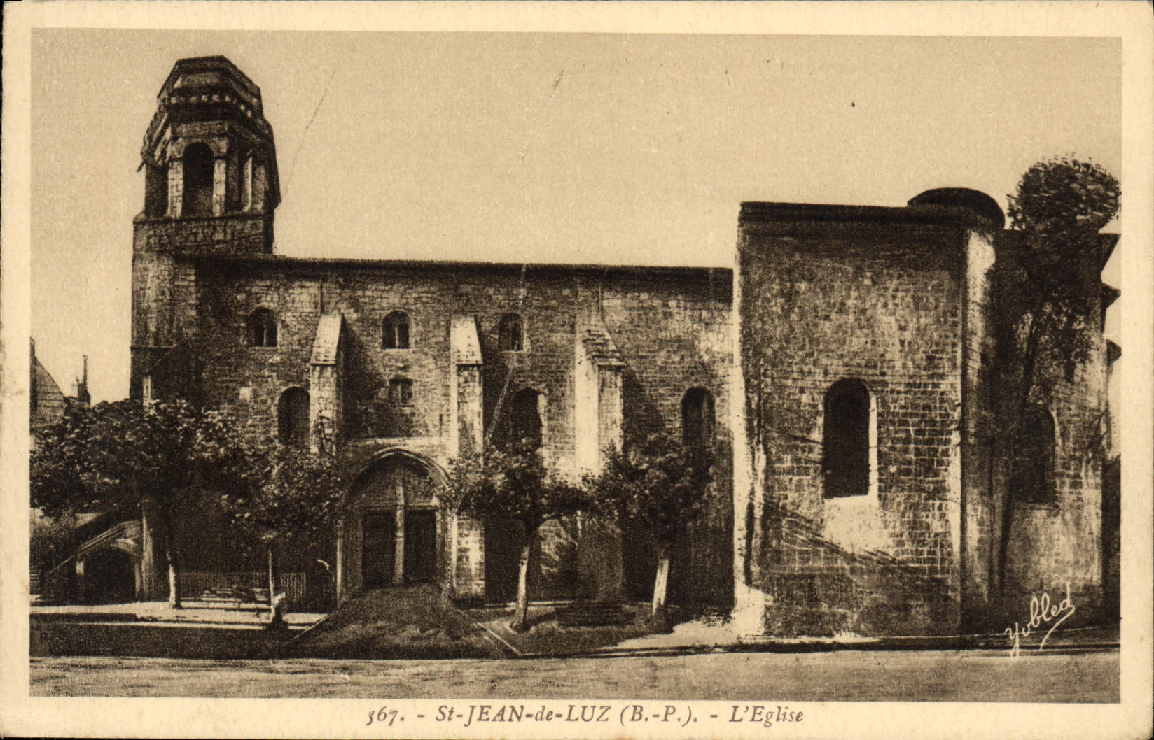 VINTAGE POSTCARD St Jean De Luz the Church