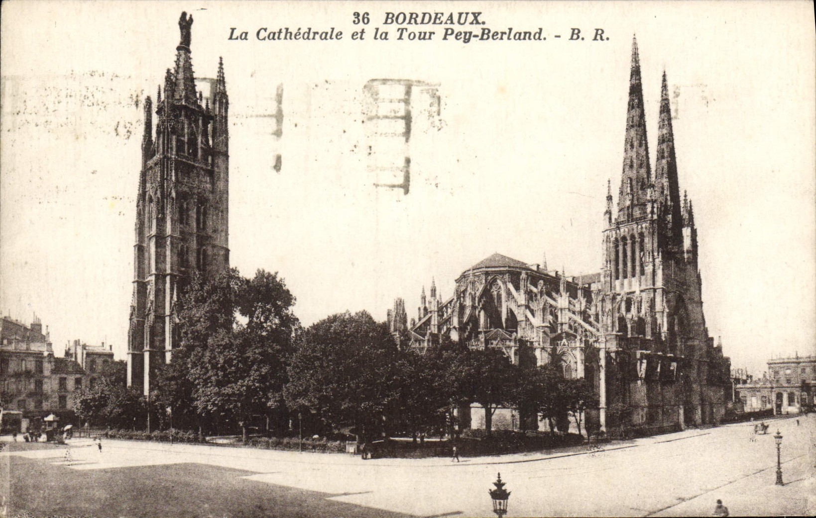 CPA Bordeaux La Cathedrale Et La Tour Pey Berland