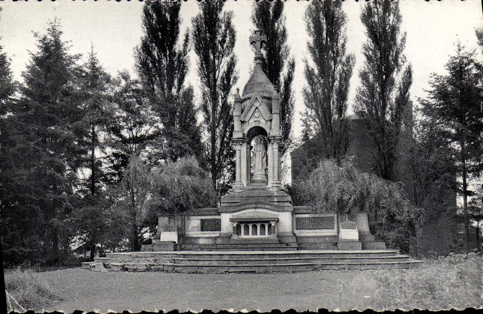 MODERN CARD Virion Monument Of the Sacring Heart