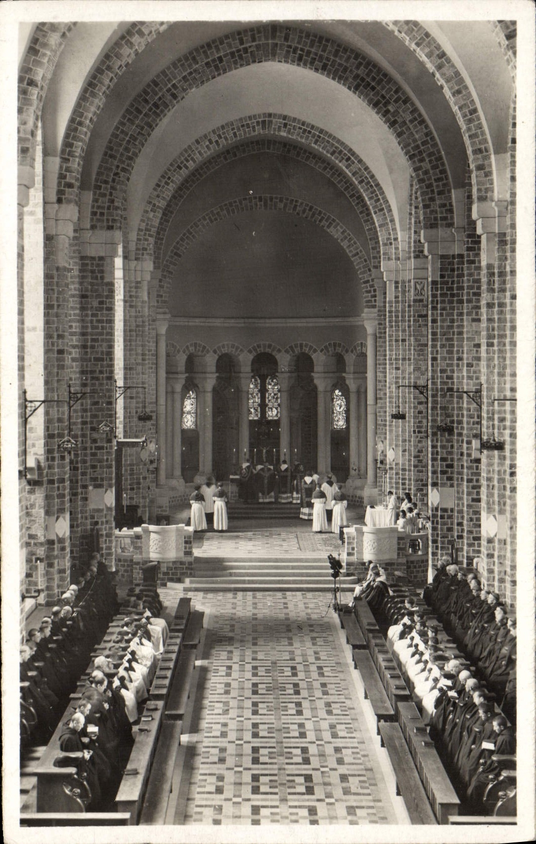 CPA Abbaye De St Benoit D'En Calcat L'Eglise Abbatiale