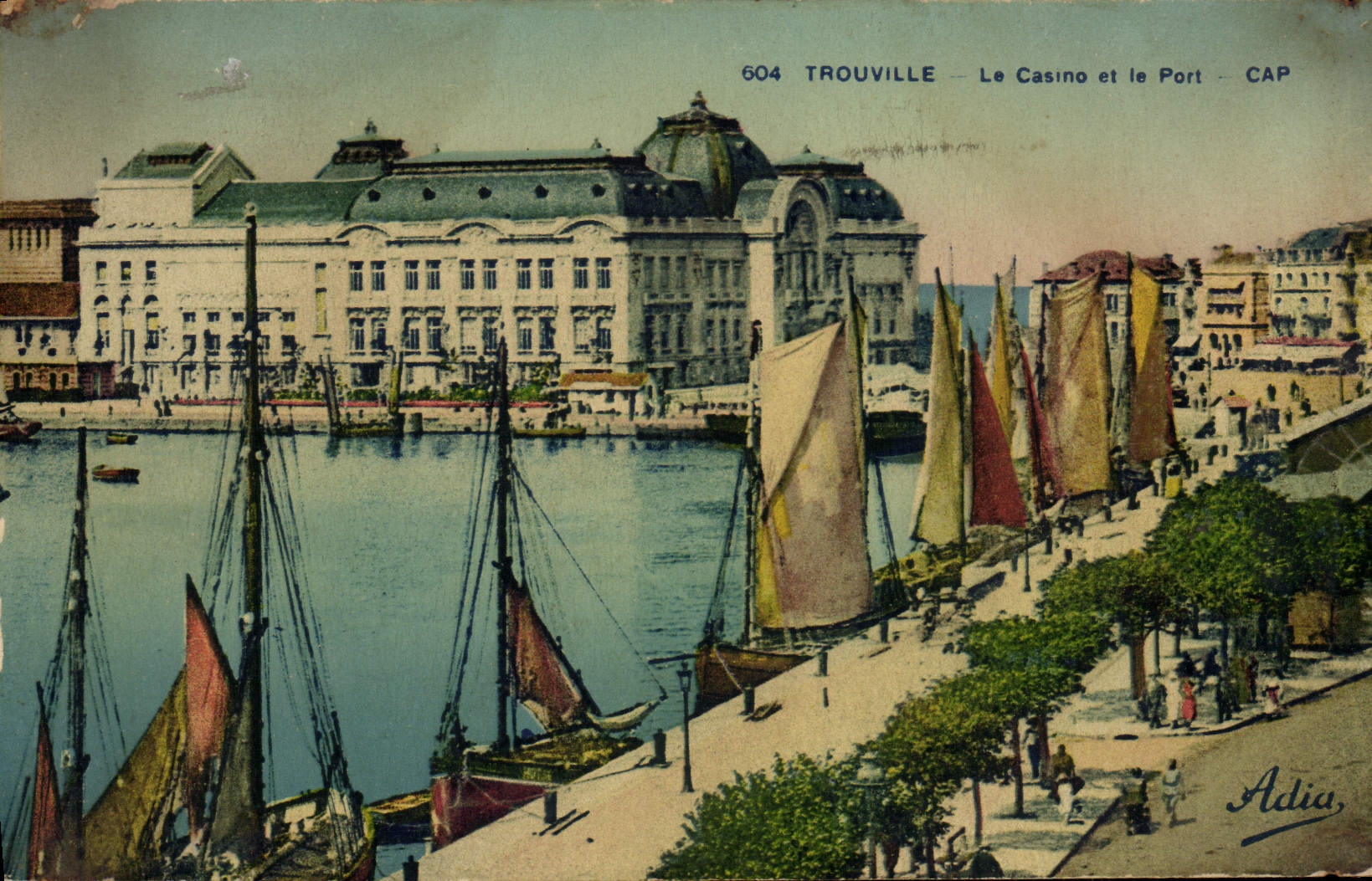 POSTAL Trouville de la VENDIMIA el casino y los barcos portuarios