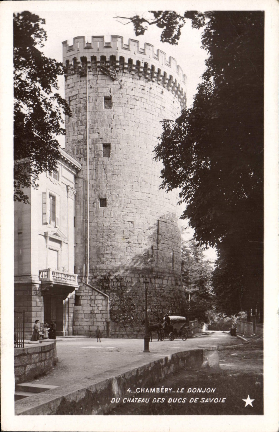 CPA Chambery Le Donjon Du Chateau Des Ducs De Savoie