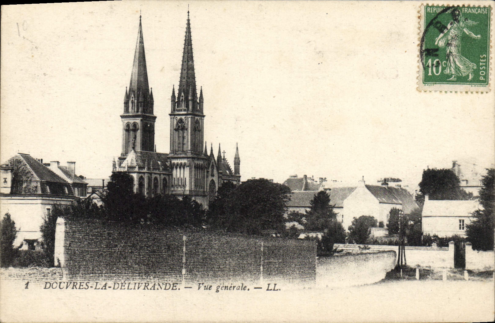 VINTAGE POSTCARD Dover Delivrande View