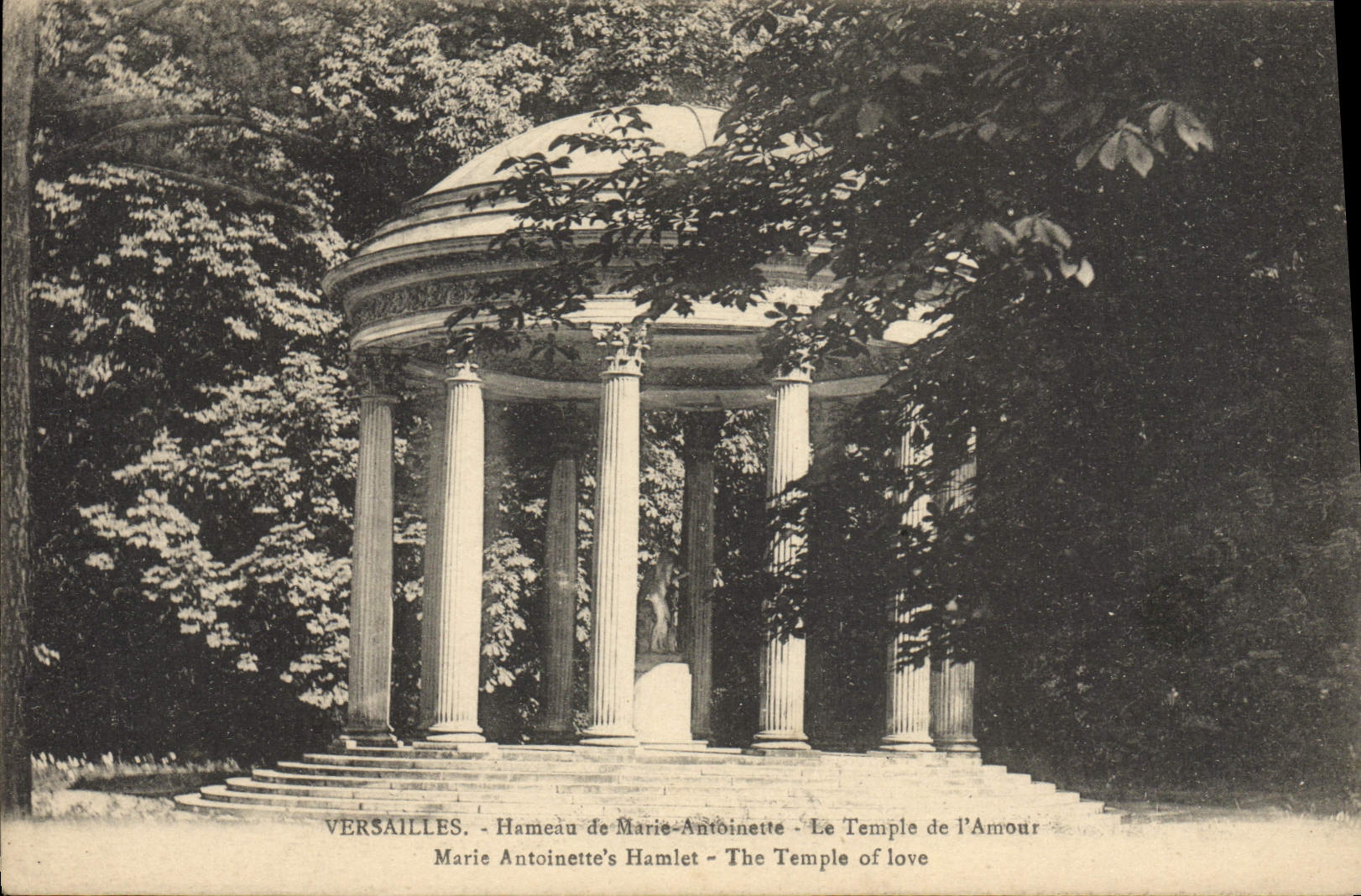 CPA Versailles Hameau De Marie Antoinette Le temple de l'amour