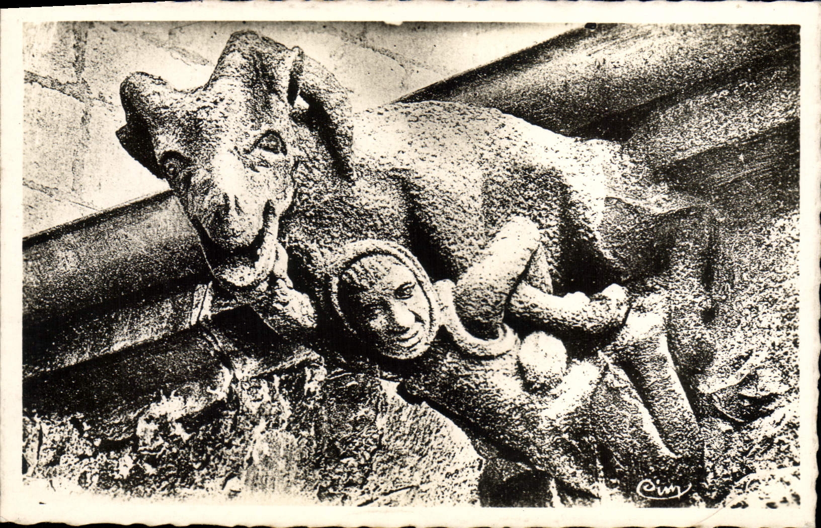 VINTAGE POSTCARD Villefranche Waste-gas main Of ND Of the Marshes