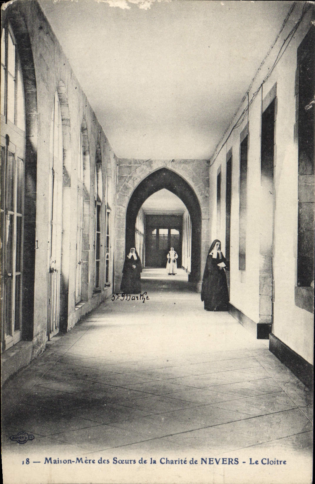 Oficina central de la POSTAL de la VENDIMIA de las hermanas de la caridad de Nevers el claustro