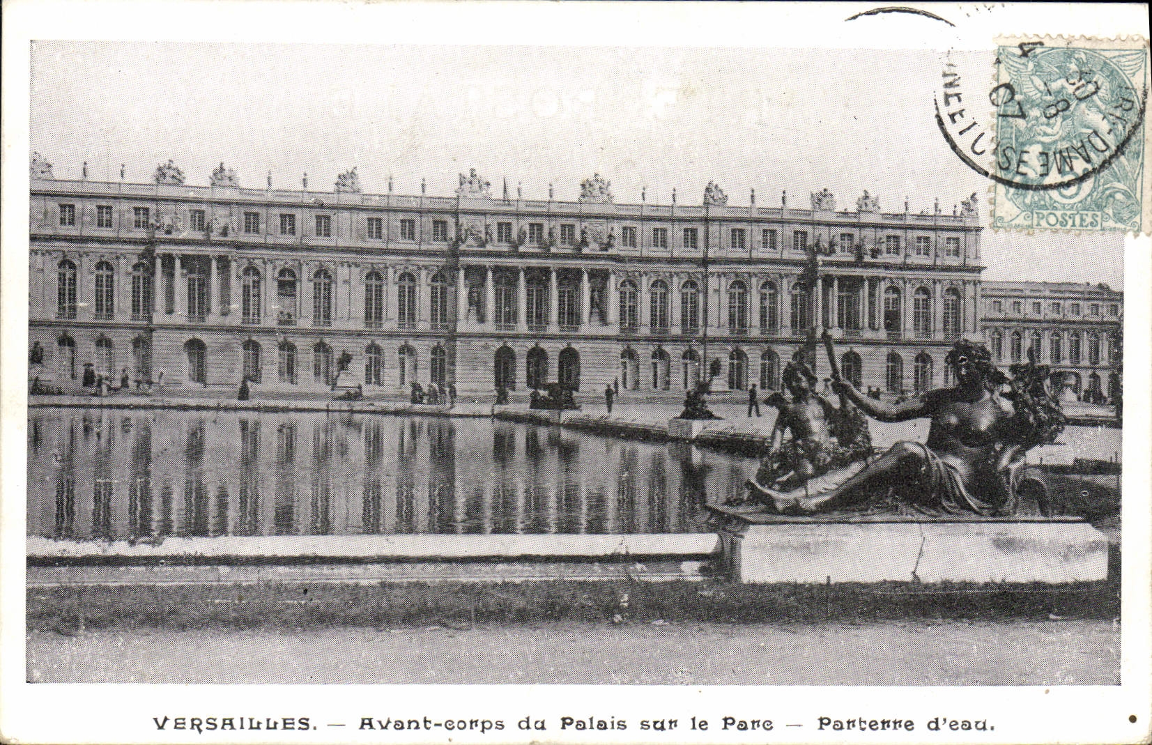 CPA Versailles Avant Corps Du Palais sur le parc Parterre d'eau