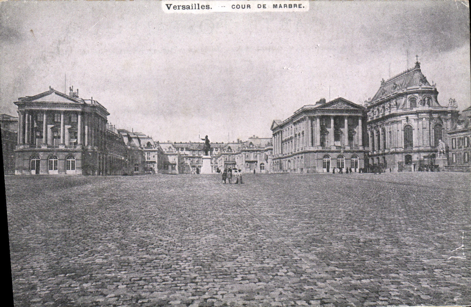 CPA Versailles Cour De Marbre