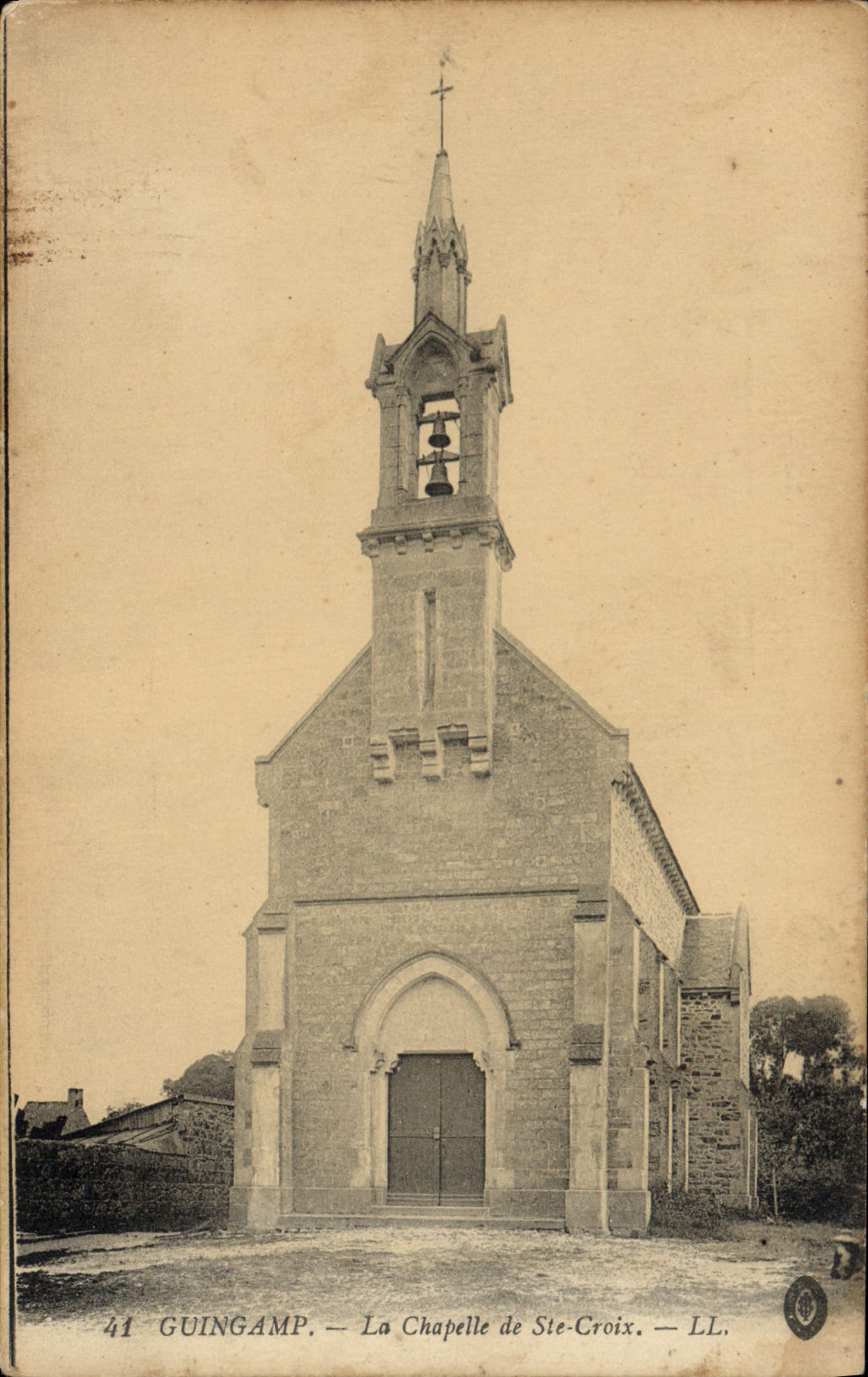 VINTAGE POSTCARD Guingamp La Chapelle Of co. Cross