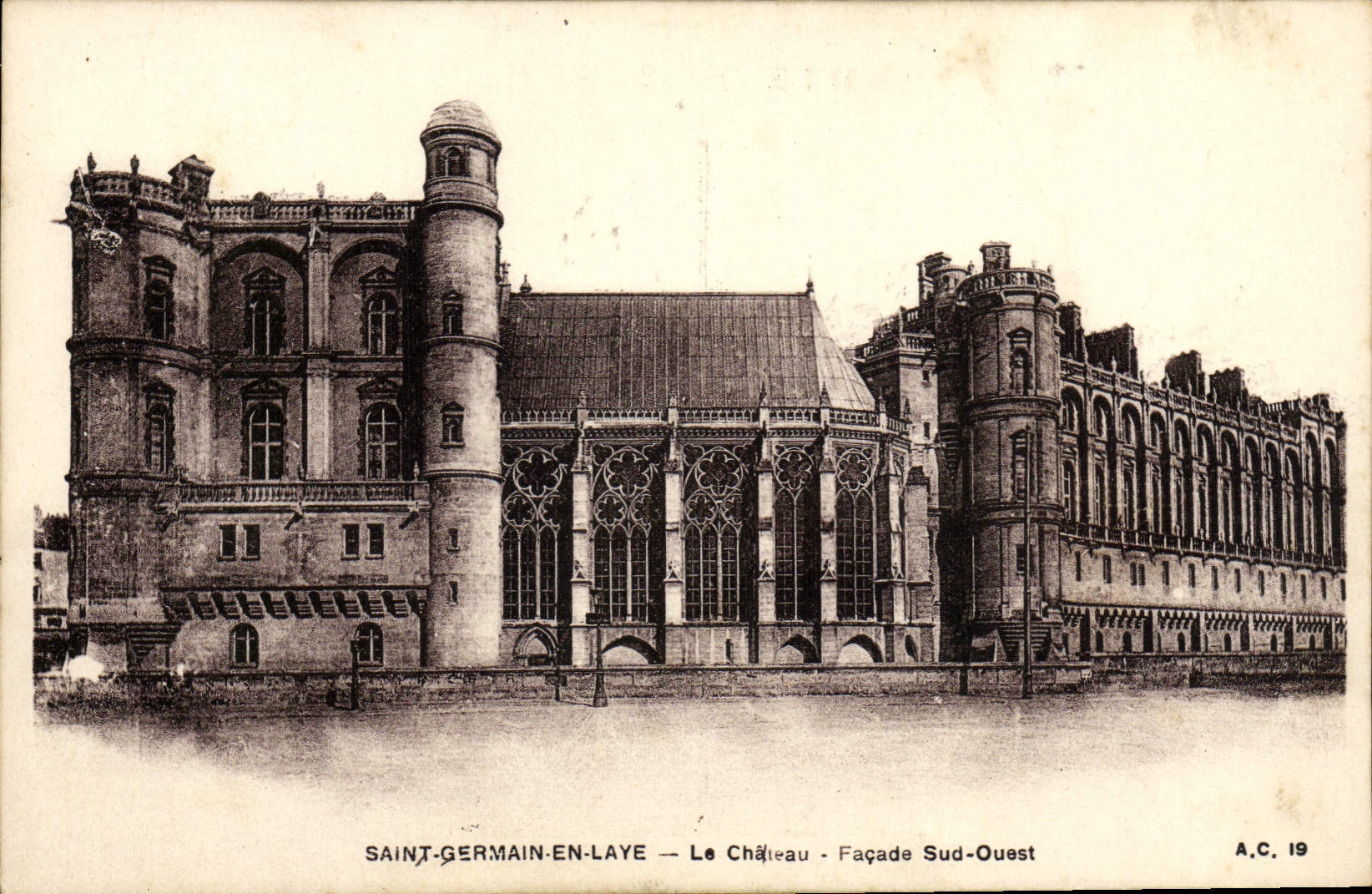 VINTAGE POSTCARD Saint Germain In Bush hammer the Castle Western Southern Frontage