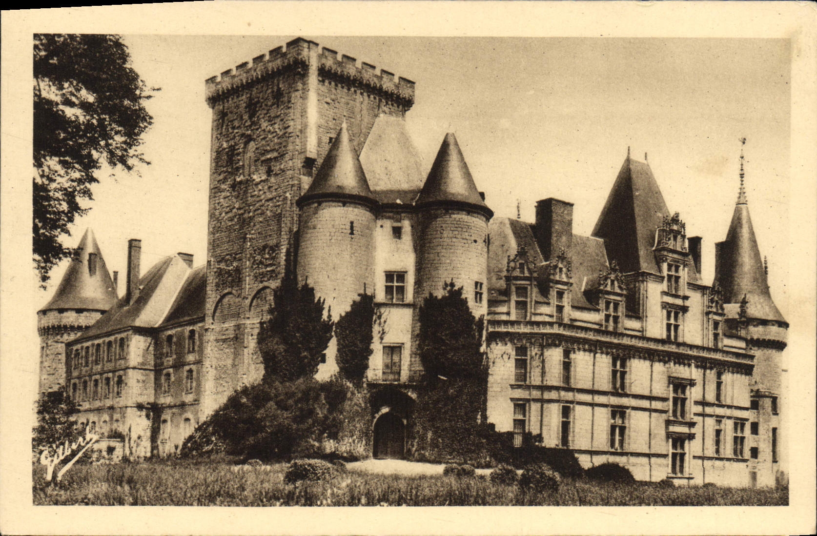 CPA Chateau De Larochefoucauld
