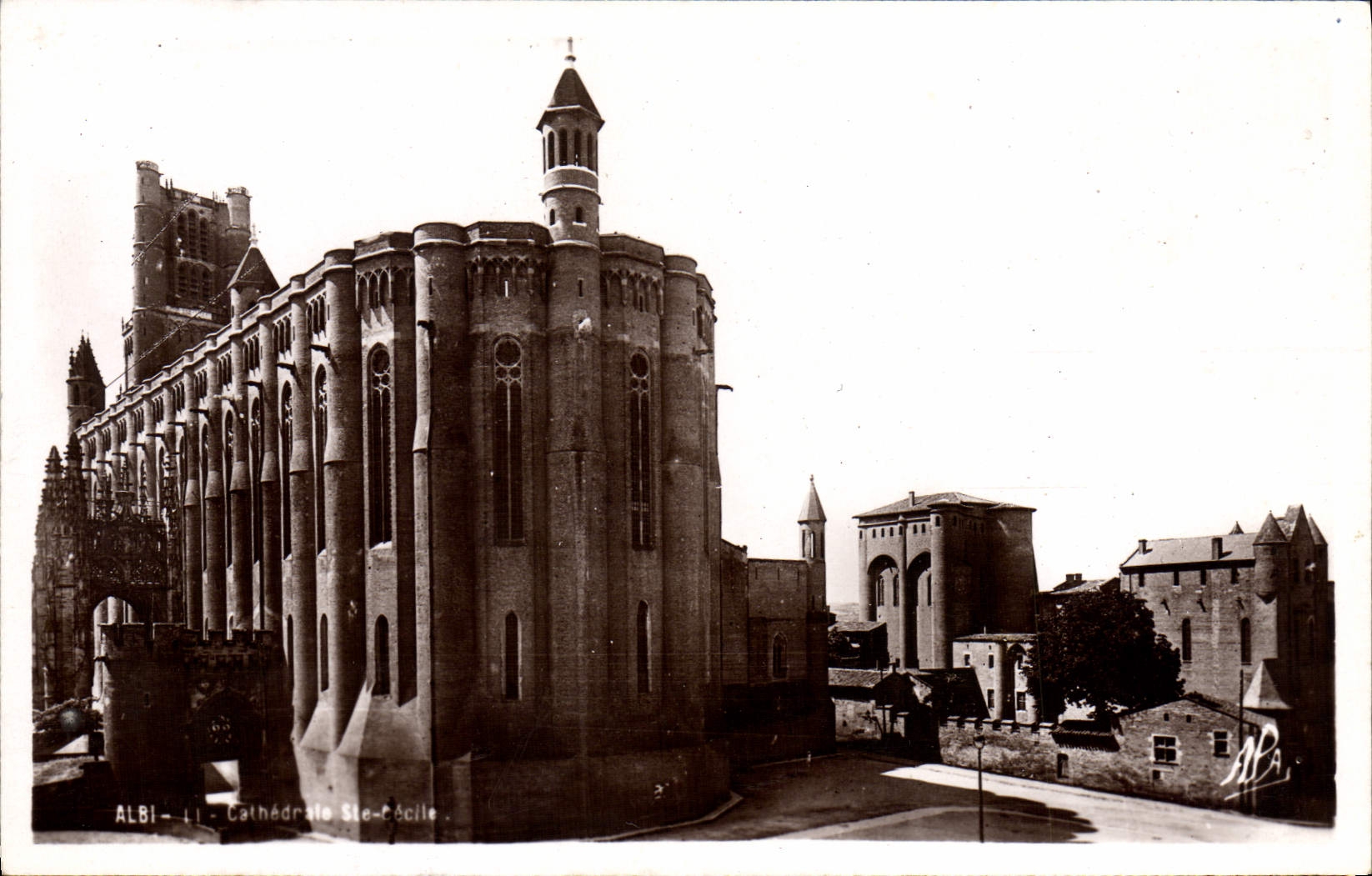 VINTAGE POSTCARD Albi the cathedral co. Cecile