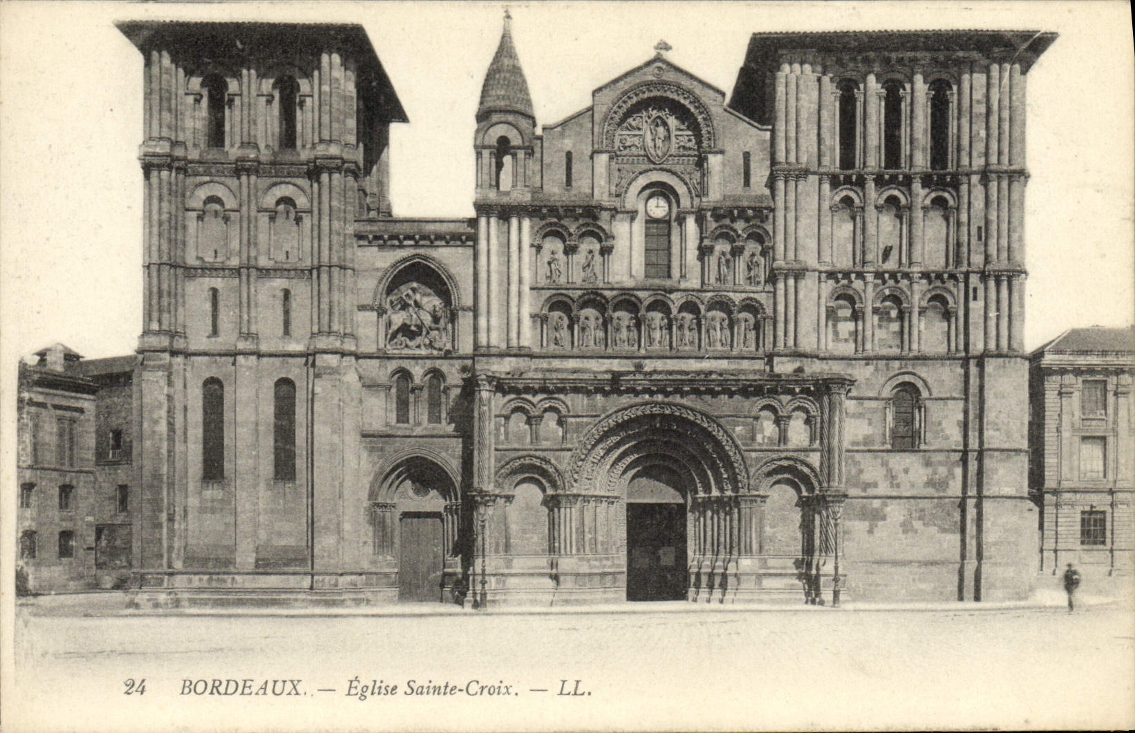 CPA Bordeaux Eglise Sainte Croix