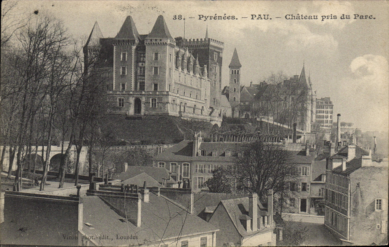 POSTAL Pau de la VENDIMIA el castillo tomado del parque