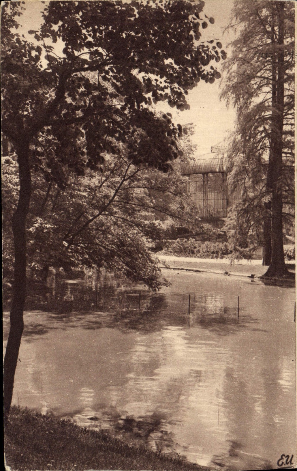 CPA Bordeaux Pittoresque Le Jardin Public Les Serres