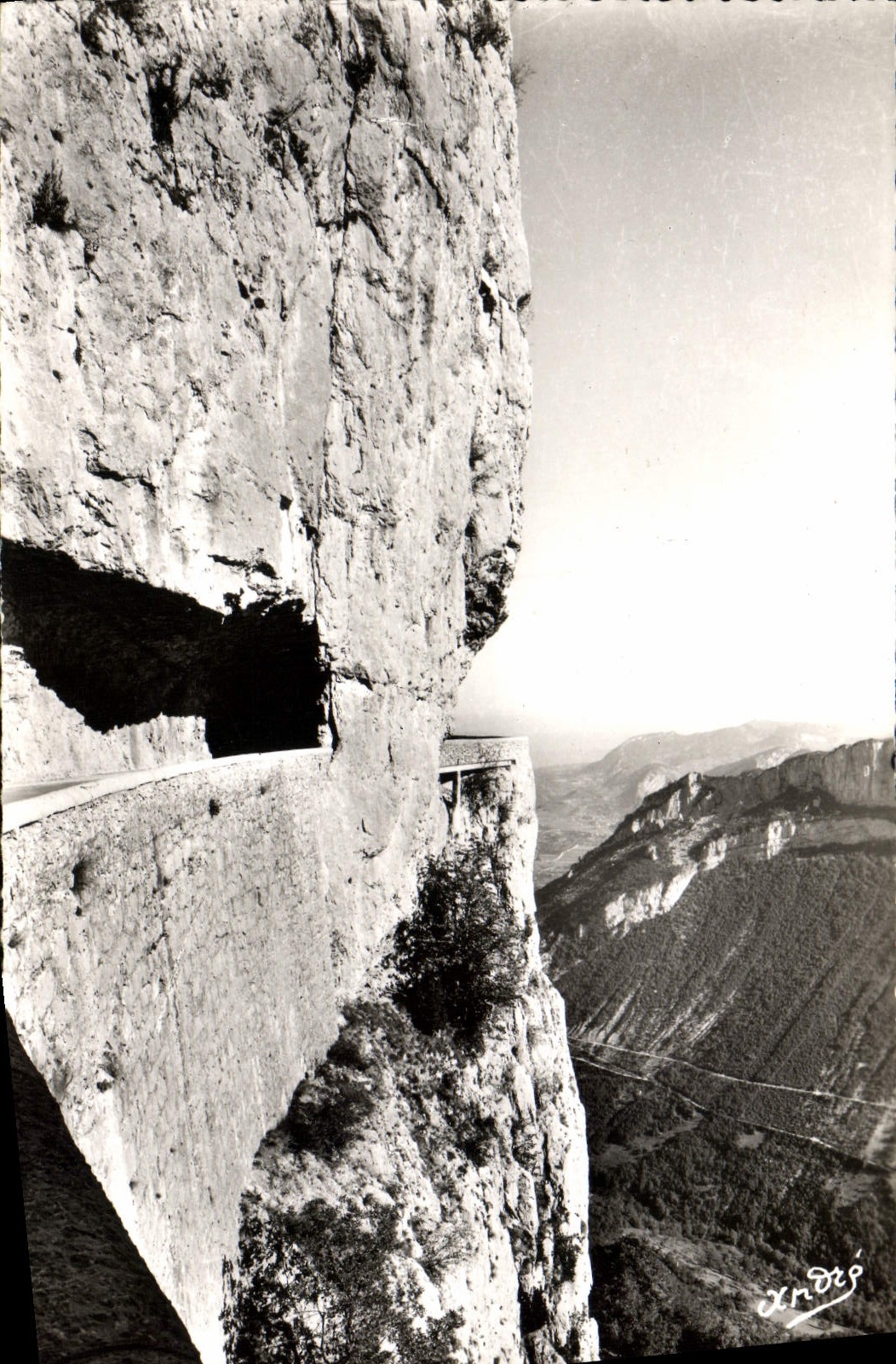 MODERN CARD Royans Road De Combe Laval