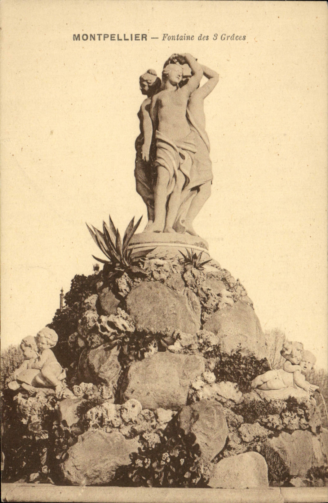 VINTAGE POSTCARD Montpellier Fountain of the 3 Graces
