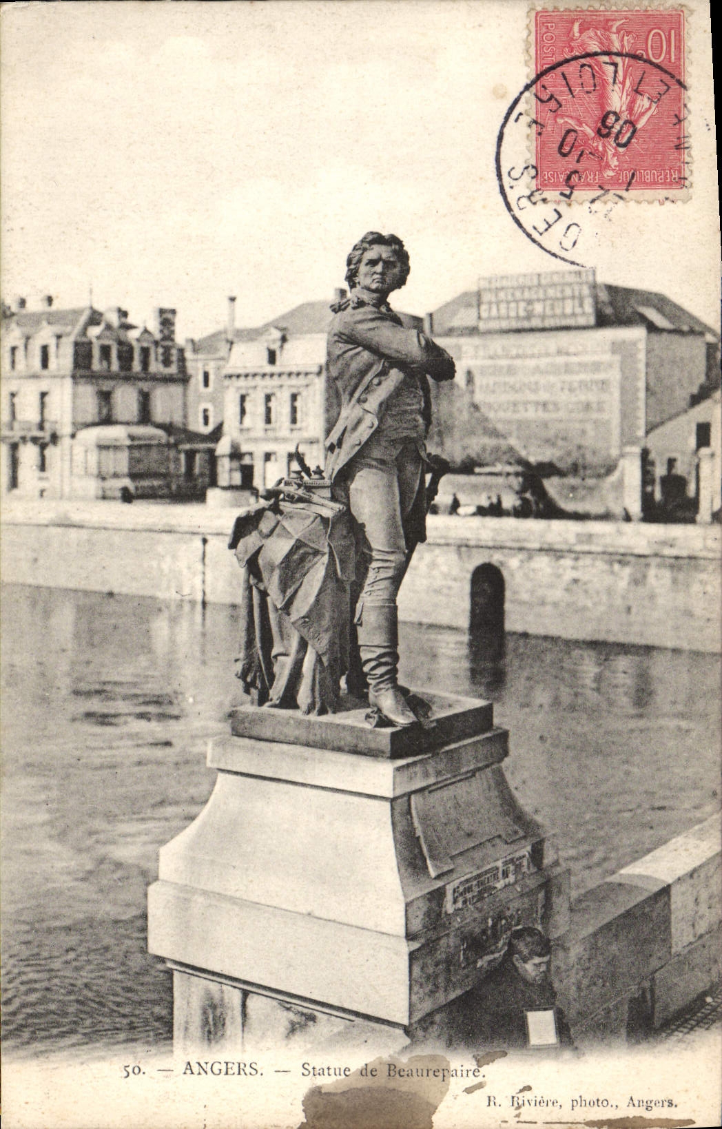 CPA Angers Statue de Beaurepaire