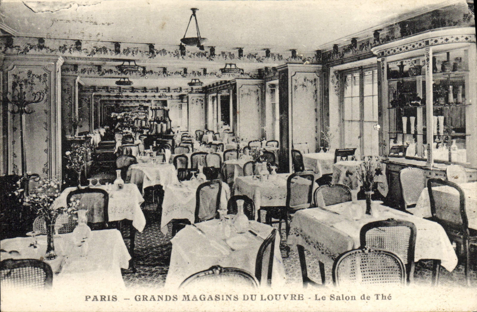 CPA Paris Grands Magasins du Louvre Le salon de the