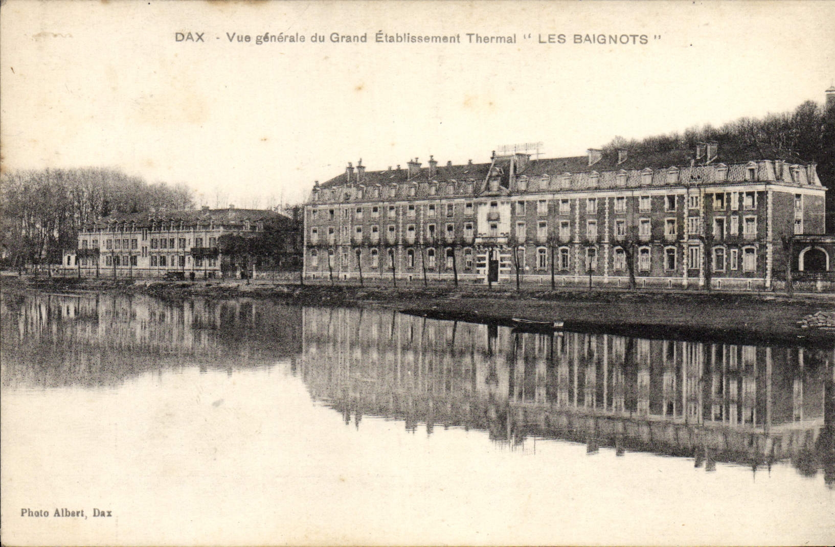 CPA Dax Vue Generale du Grand Etablissement Thermal Les Baignots