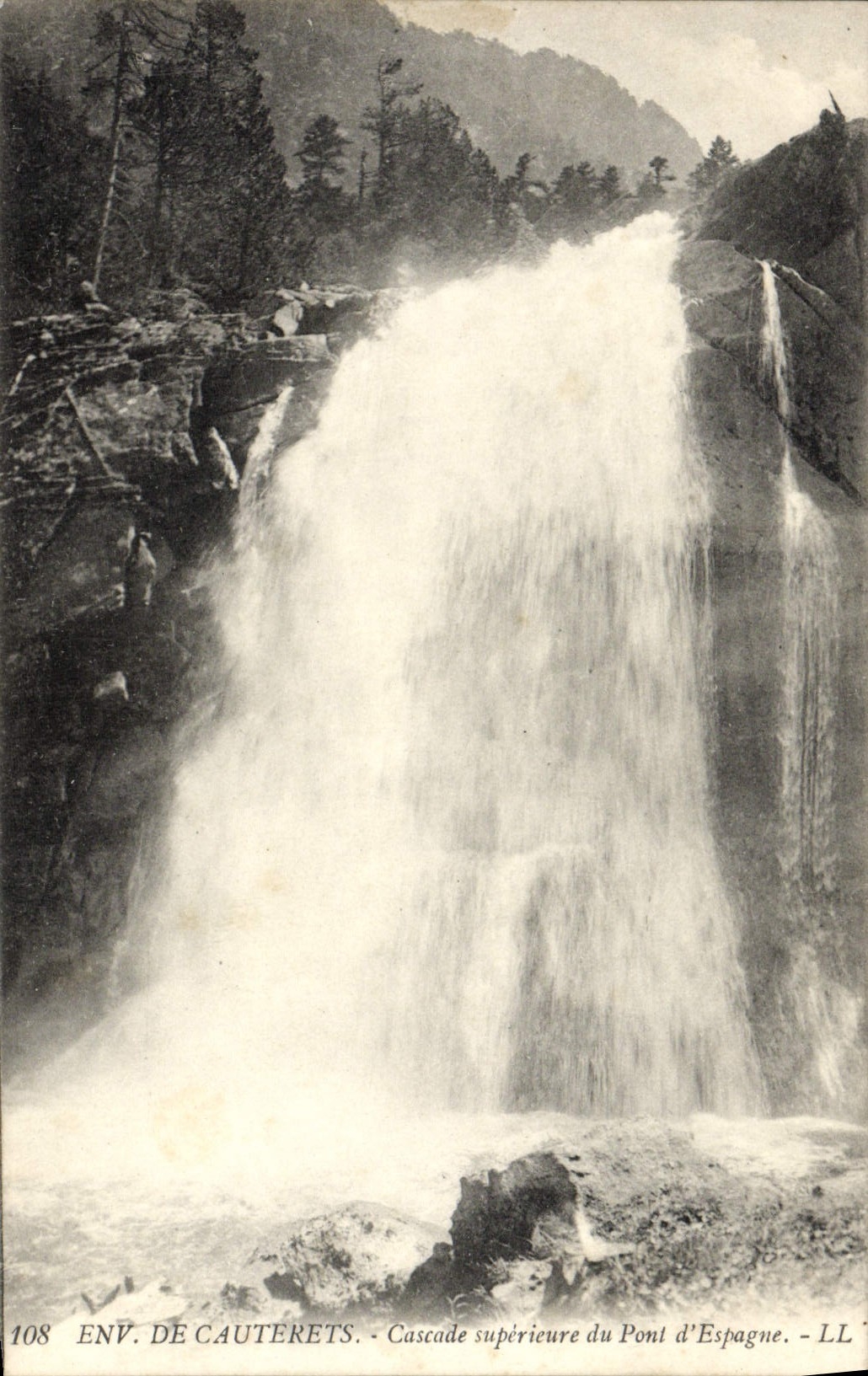 CPA Environs De Cauterets Cascade Superieure du Pont d'Espagne