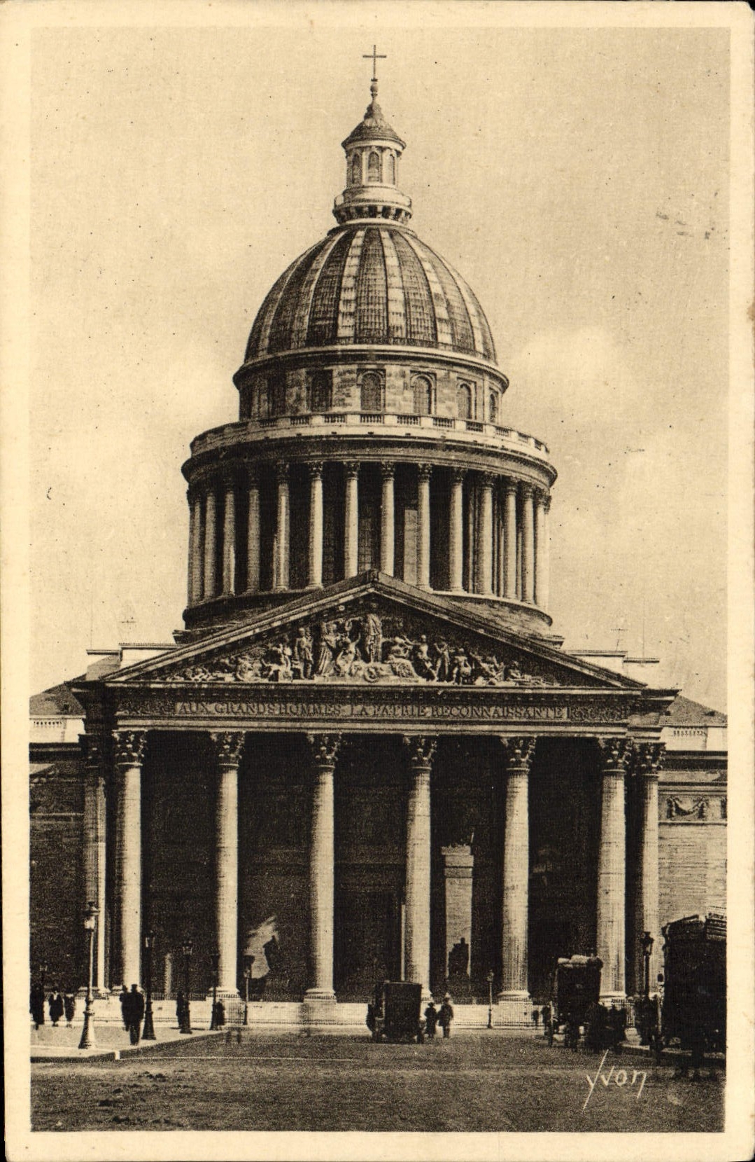 CPA Paris Le Patheon 