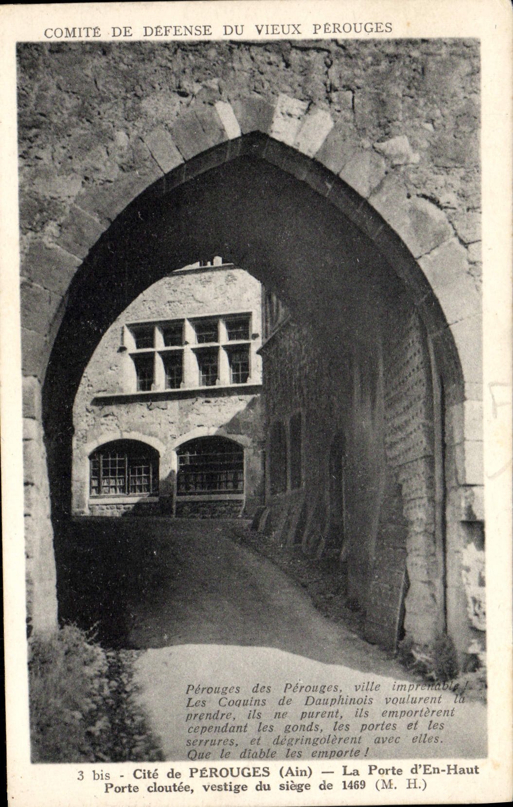 CPA Cite de Perouges La porte d'en haut Porte cloutee vestige du siege 
