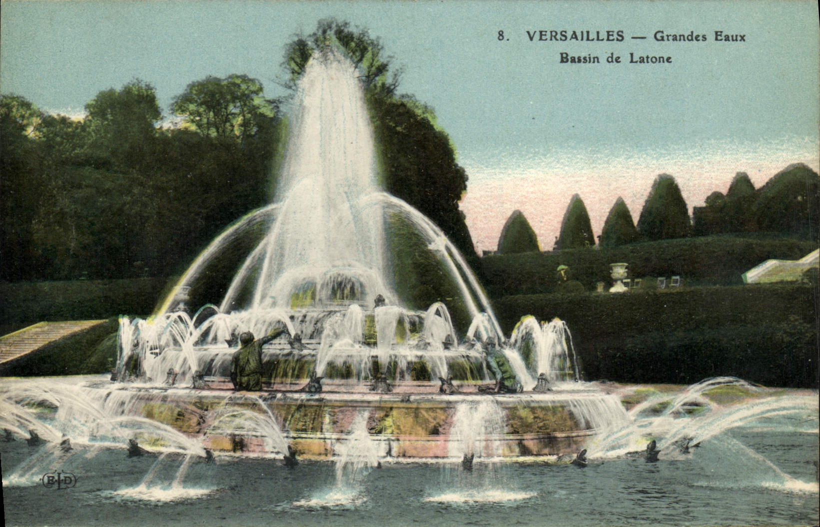 VINTAGE POSTCARD Versailles Large Water Basin of Latone