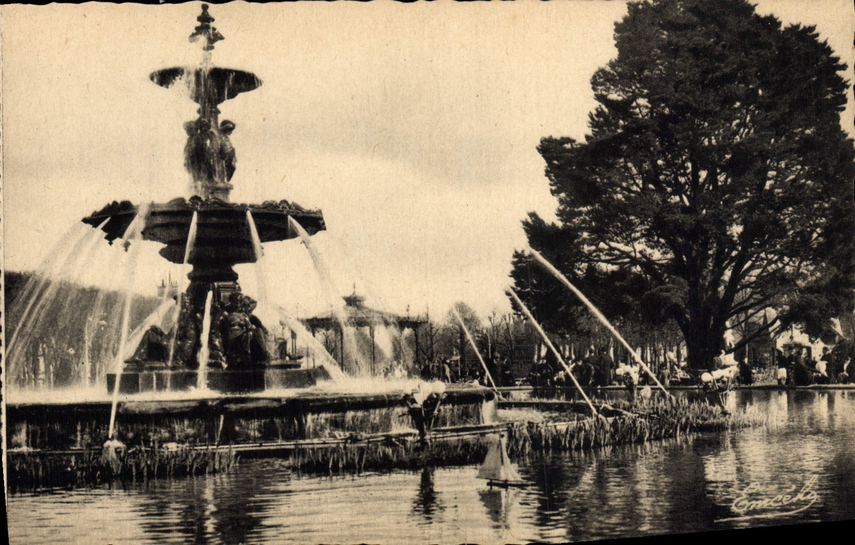 CPA Angers Le Bassin du Jardin du Mail
