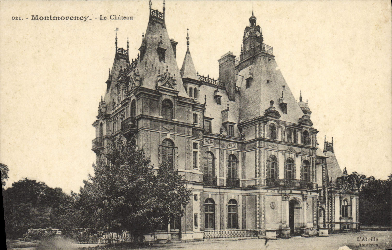 VINTAGE POSTCARD Montmorency the Castle