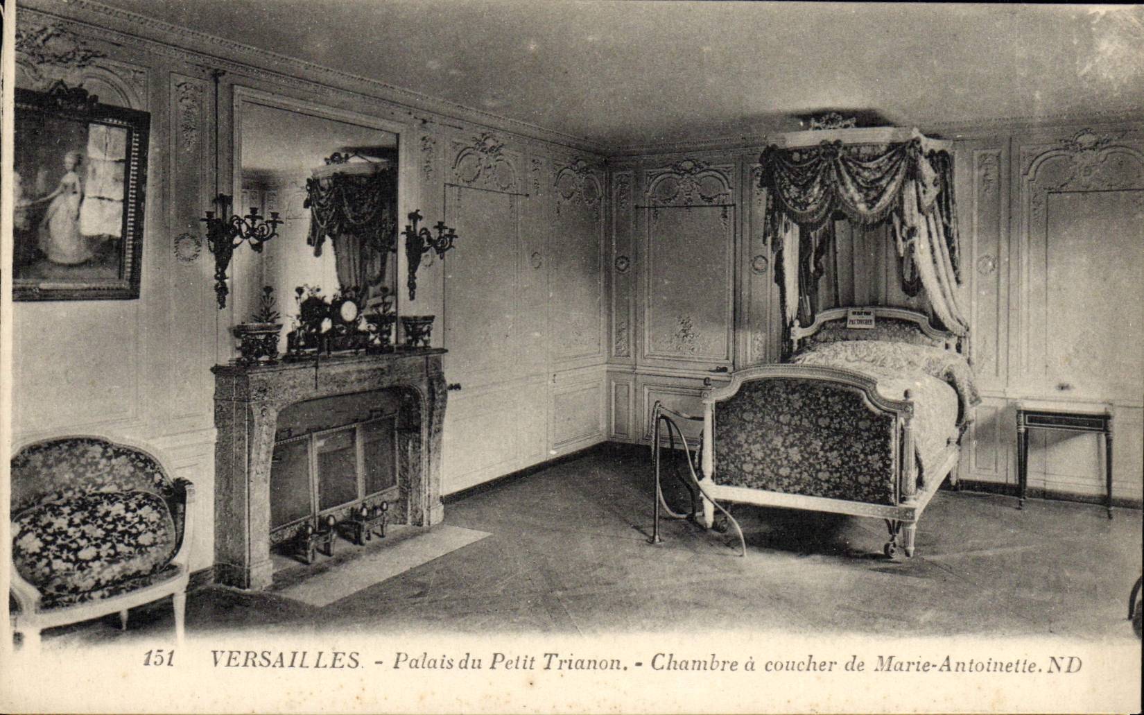 CPA Versailles Palais du Petit Trianon Chambre a coucher de Marie Antoinette