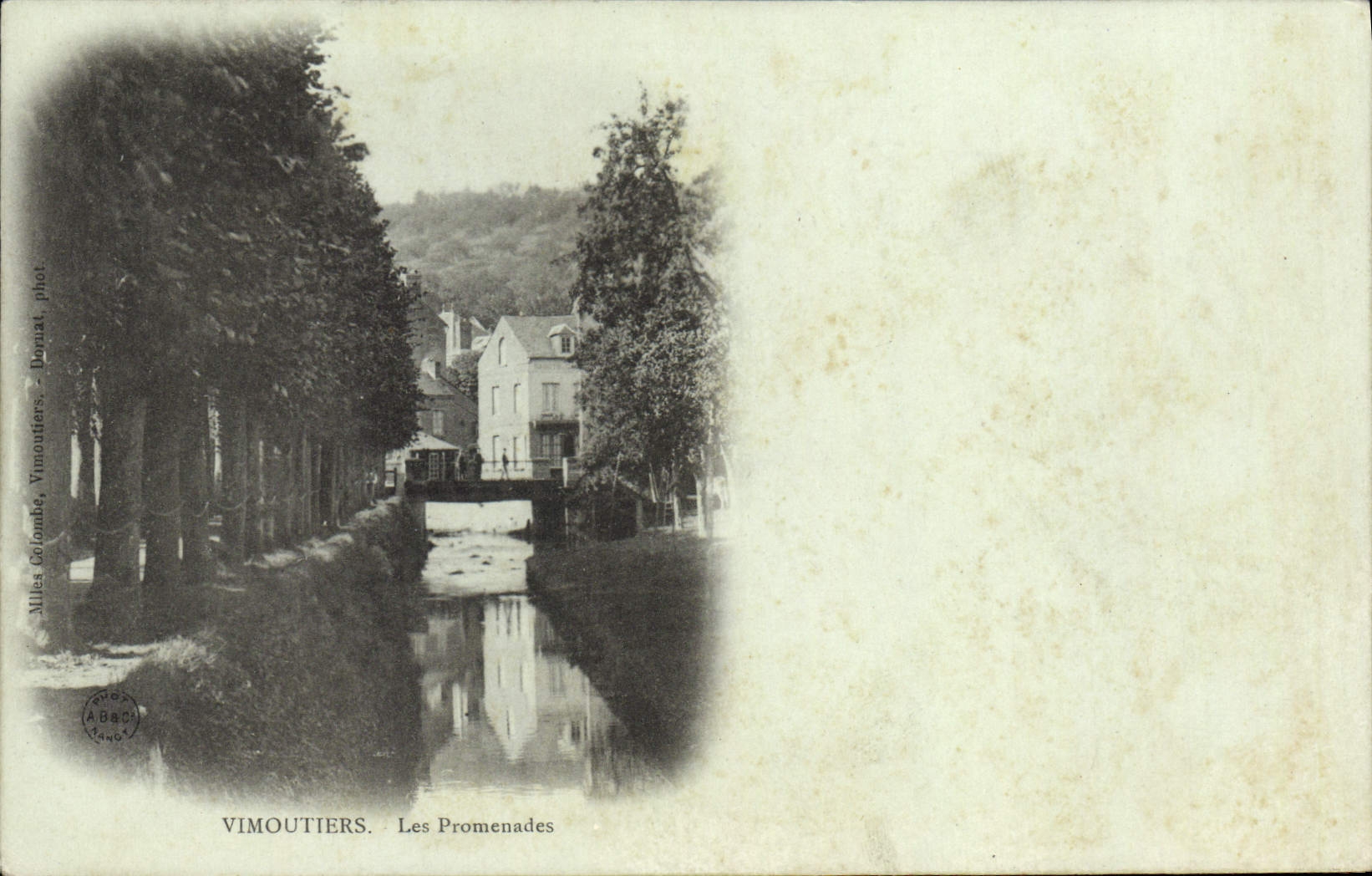 CPA Vimoutiers Les Promenades